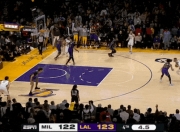 开云体育app-湖人绝杀青岛队，利拉德扛起全队