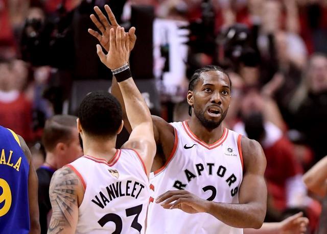 雄鹿队风头盖过猛龙队，创造新历史佳绩的简单介绍