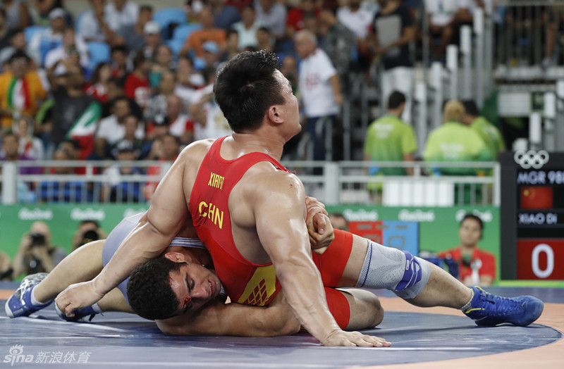 爱尔兰队在激烈对抗中战胜对手，晋级