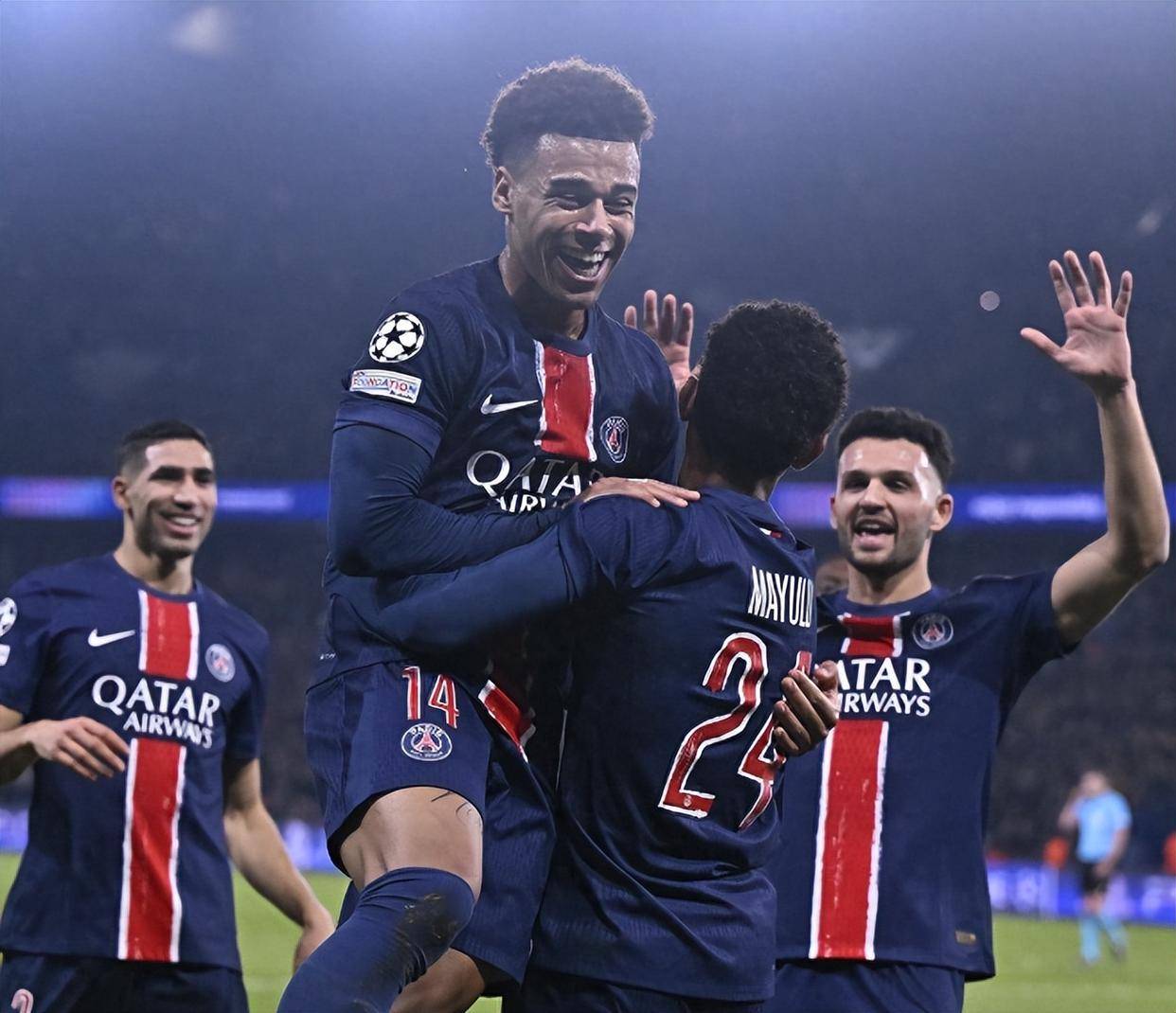 曼城惨败,欧冠资格岌岌可危 曼城惨败,欧冠资格岌岌可危