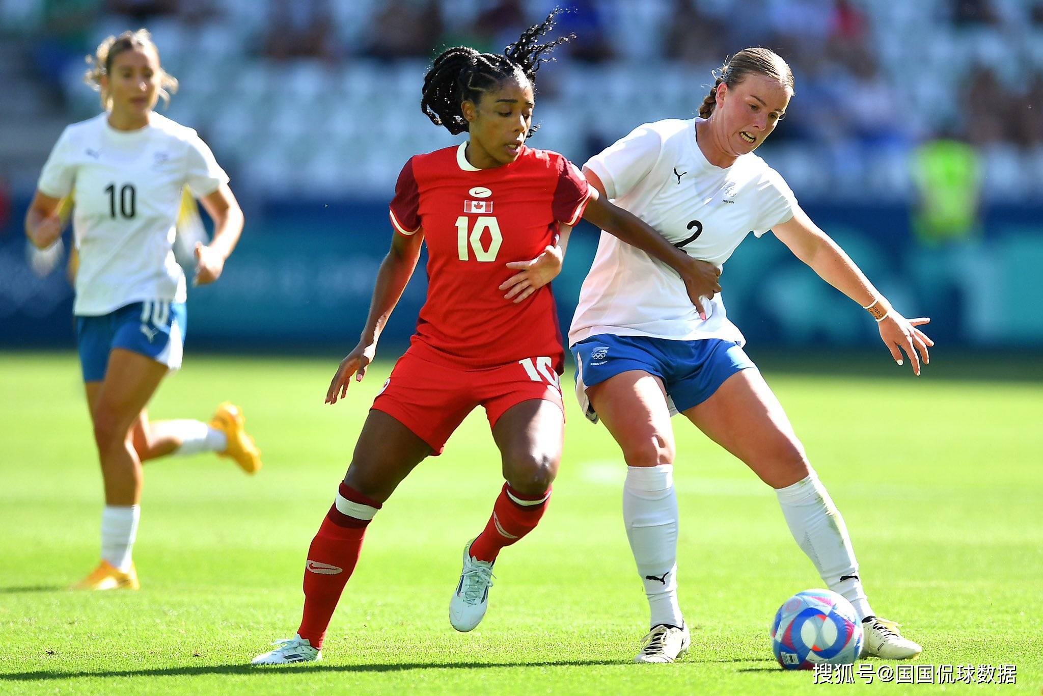 加拿大女足队获得国际比赛胜利