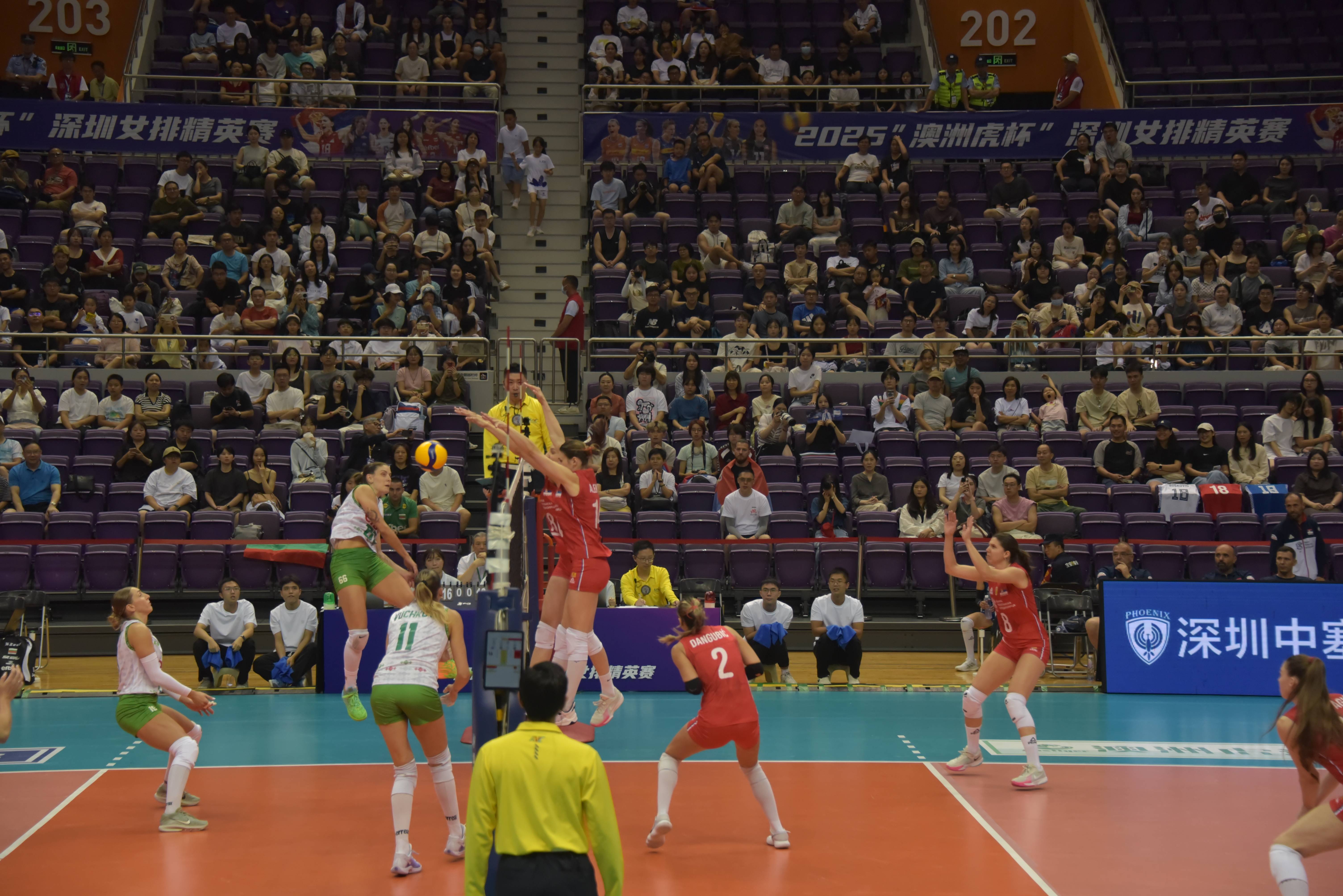 一场经典之战!排球点燃球迷热情 一场经典之战!排球点燃球迷热情