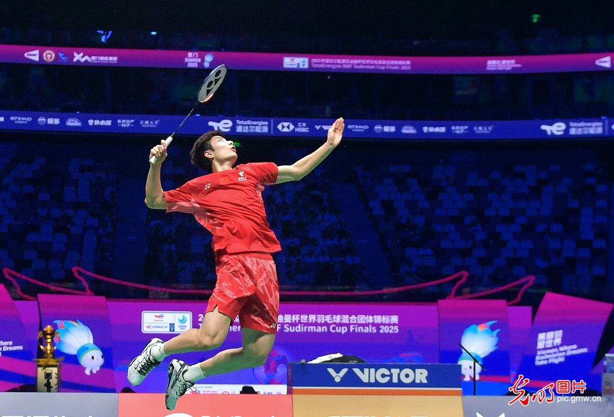 印度队轻取日本队,石宇奇点燃赛场 印度队轻取日本队,石宇奇点燃赛场