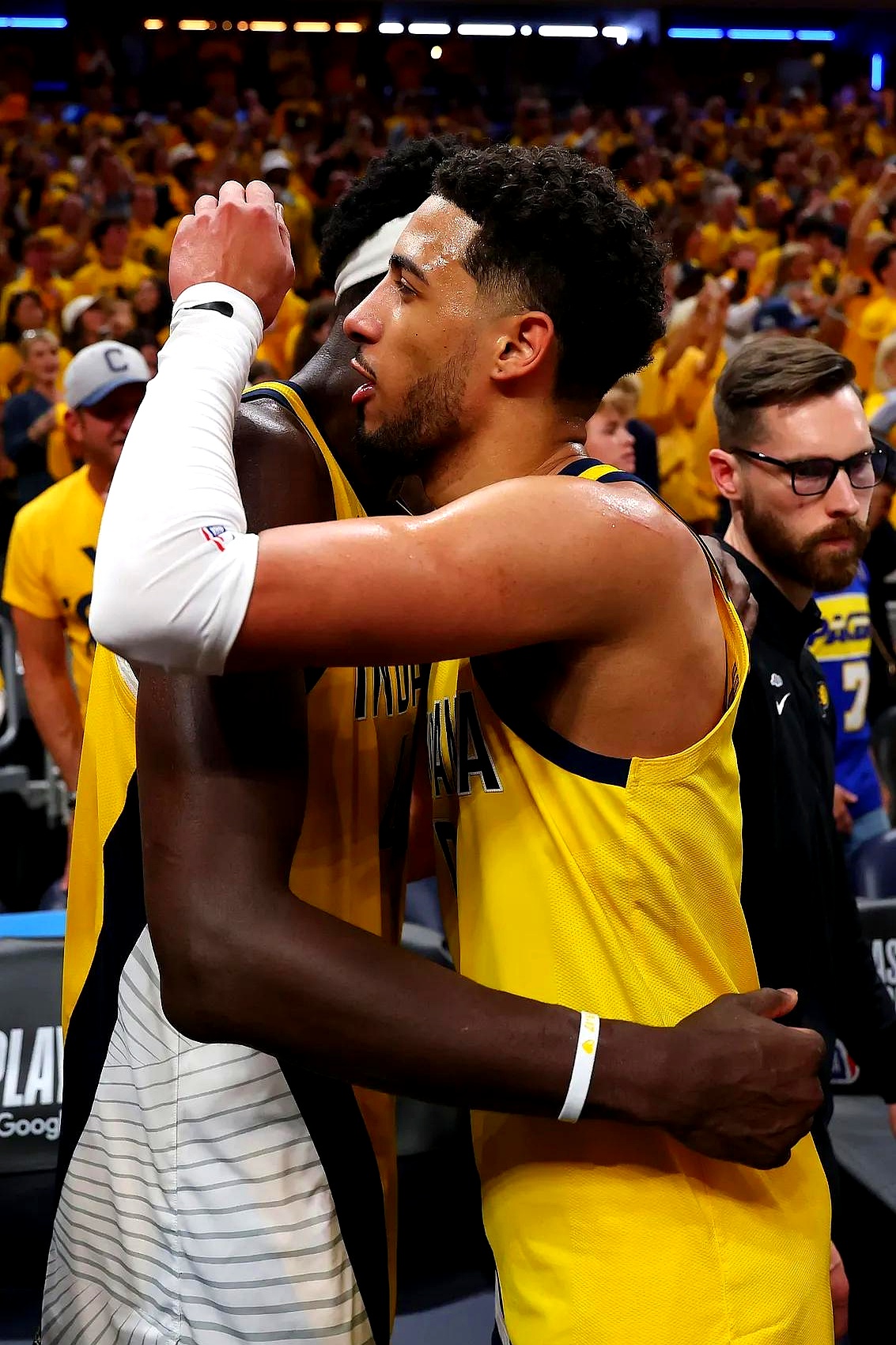 深圳队险胜骑士，西亚卡姆刷新纪录