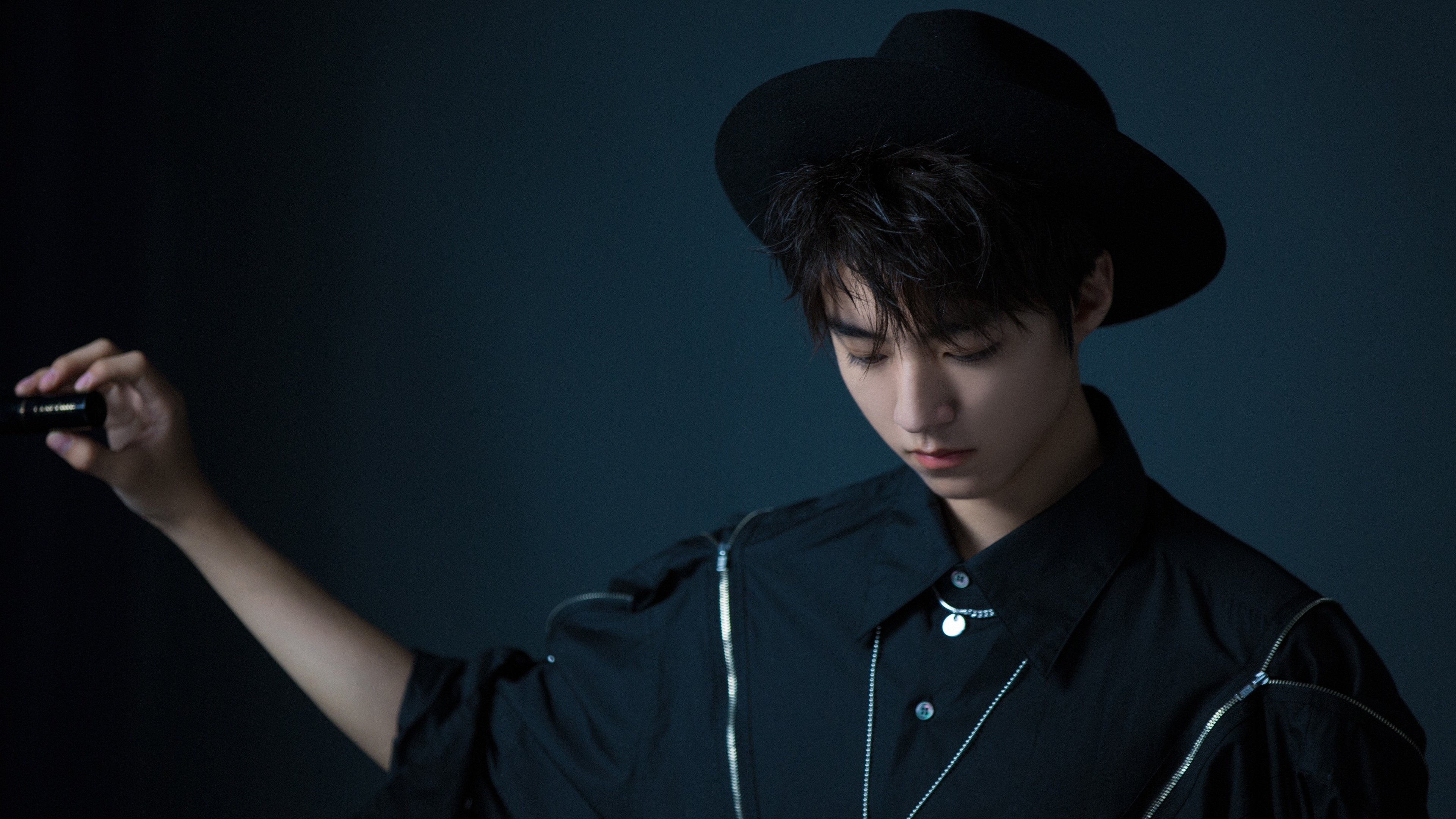 富安健洋关键先生显威,丹麦突围厄瓜多尔晋级之路