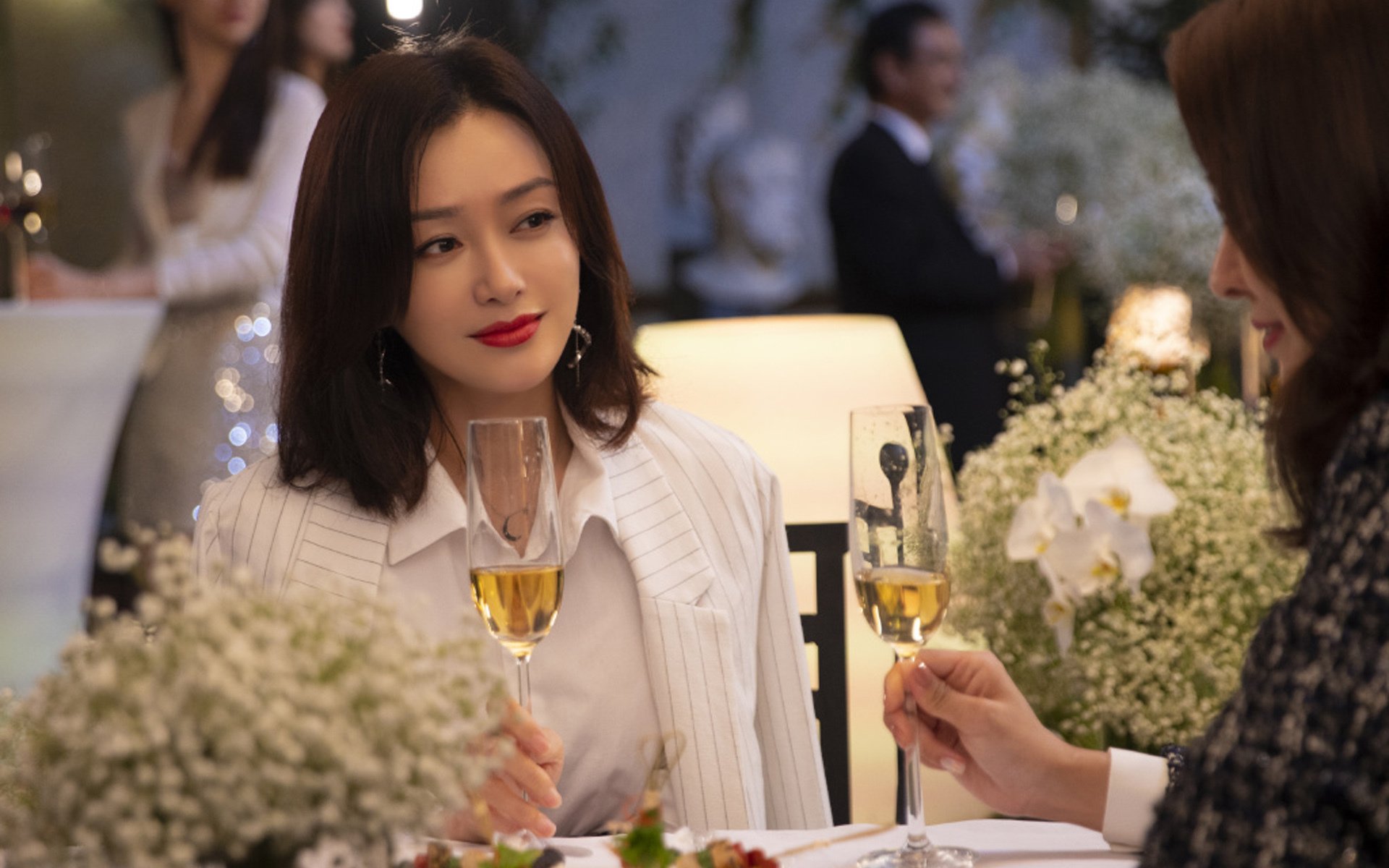 关键节点爆发！爱德华兹连续得分助雄鹿力克步行者