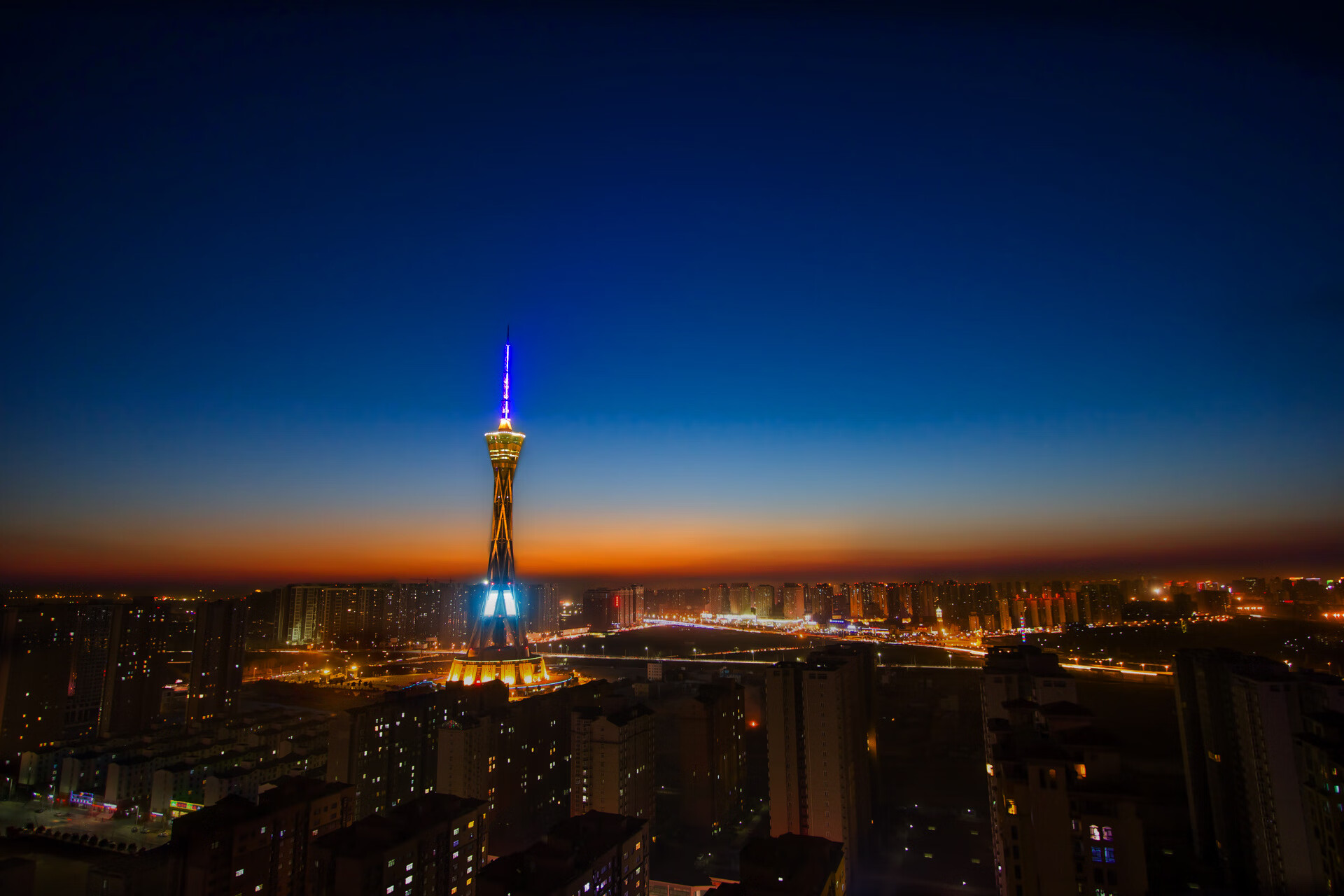 关键节点爆发！爱德华兹连续得分助雄鹿力克步行者