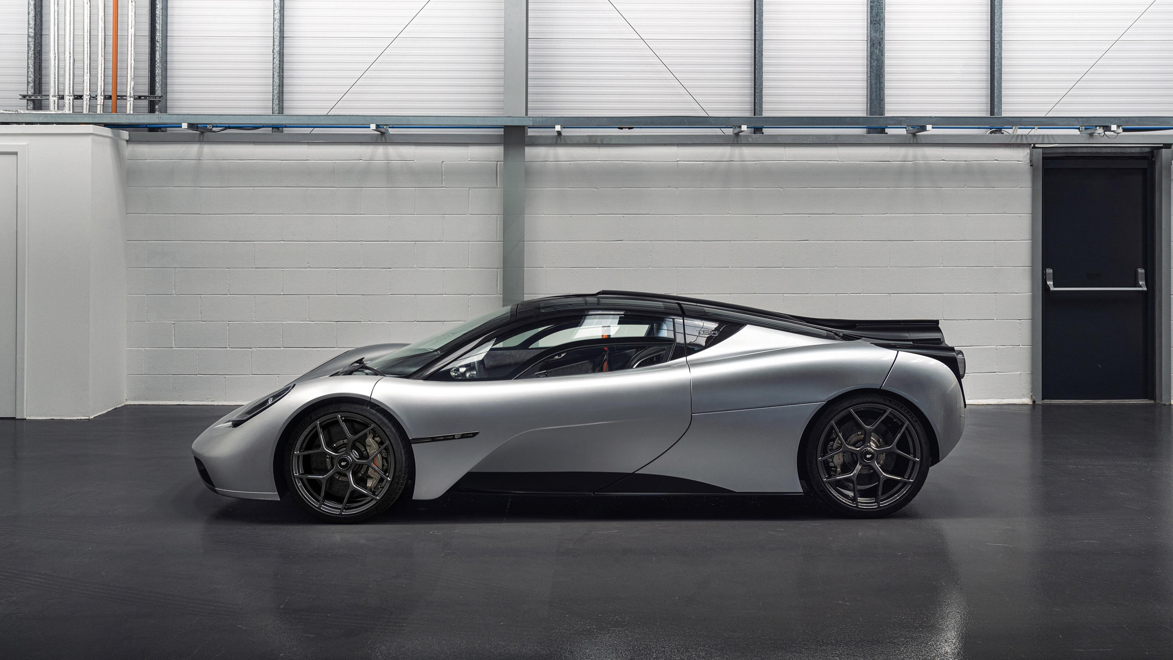 终极比喻,当F1街道赛的瞬时反应遇上辽宁队的节奏掌控