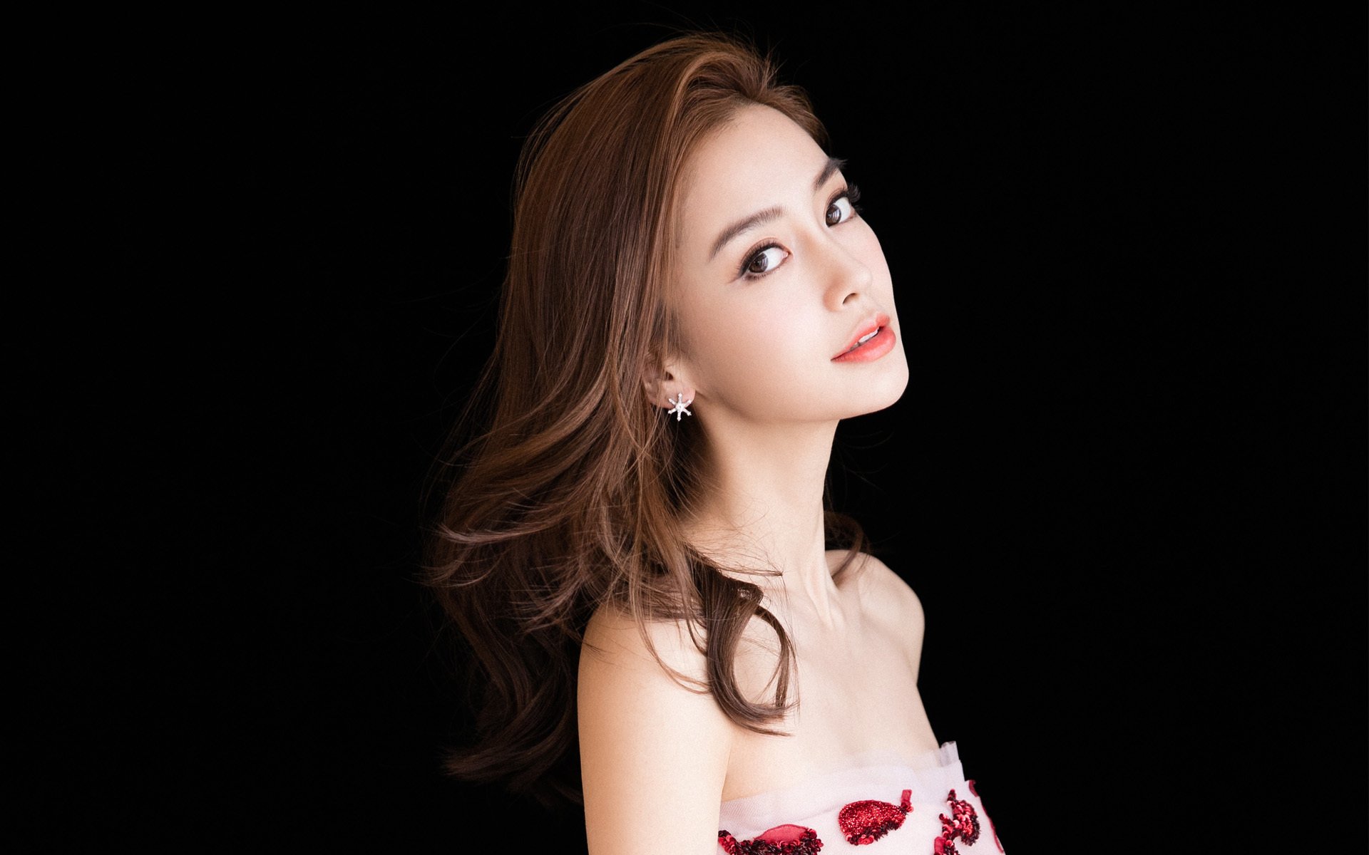 势如奔牛，灵如库昊，季后赛的两极交响