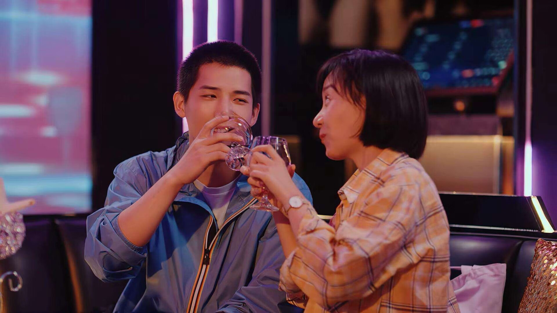 高压熔炉中淬炼的神迹,东契奇逆势焚城,独行侠鏖战擒灰熊