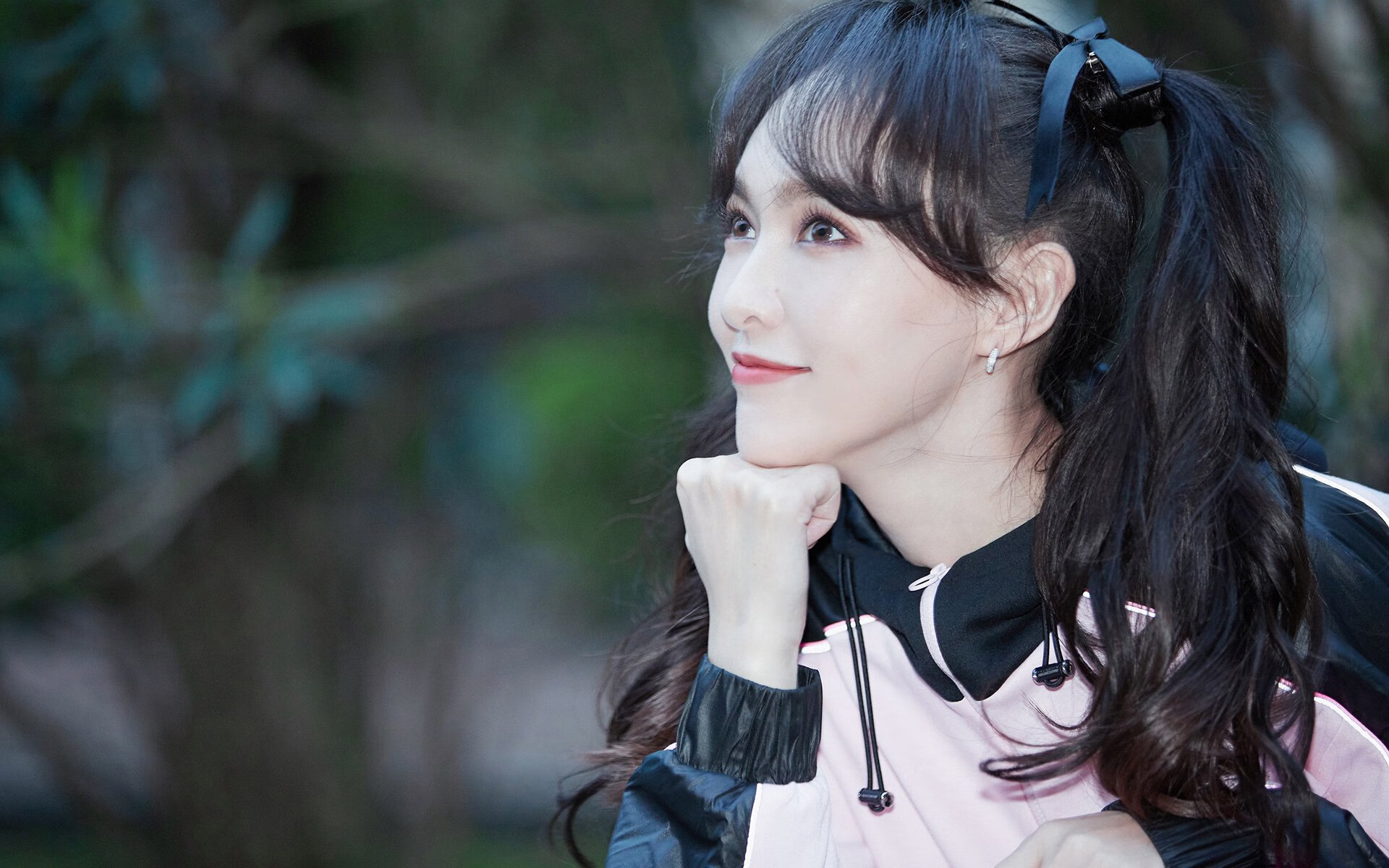 越位线,也是赛车的起跑线